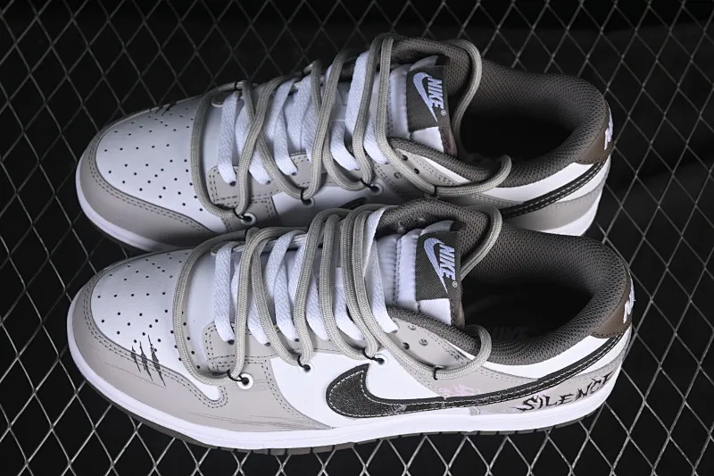 All Categories Nk SB Dunk Series Nk SB Dunk Low High-end Customized Low-top Shoes Nike SB Dunk Low "Just Do It" Straps Anniversary High-end Customized Low-top Casual Shoes HF5441-111